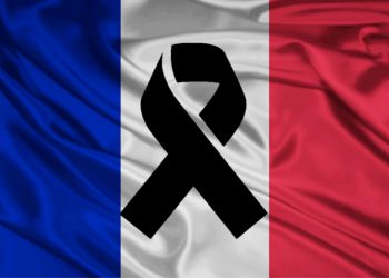 http://aself.org/wp-content/uploads/2016/07/bandera_Francia_luto.jpg