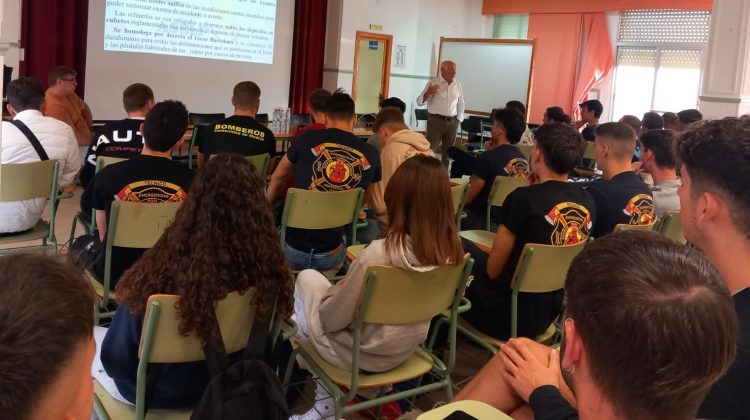 ASELF IMPARTE UNA JORNADA DE FORMACIÓN A ALUMNOS DEL CICLO DE EMERGENCIAS