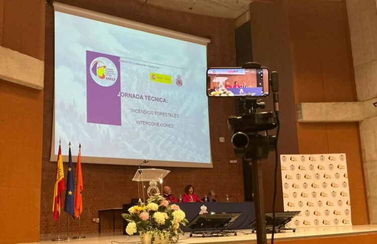 ÉXITO DE LA JORNADA ´INCENDIOS FORESTALES. INTERCONEXIONES´