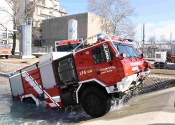 EL CUERPO DE BOMBEROS PROFESIONALES DE VIENA ELIGE TATRA FORCE CON CAJA AUTOMÁTICA ALLISON